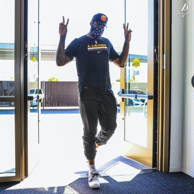 电子游戏-10年前的目标终于实现 庄神欲联手詹眉组铜墙铁壁